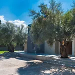 Lefkas Villa *
